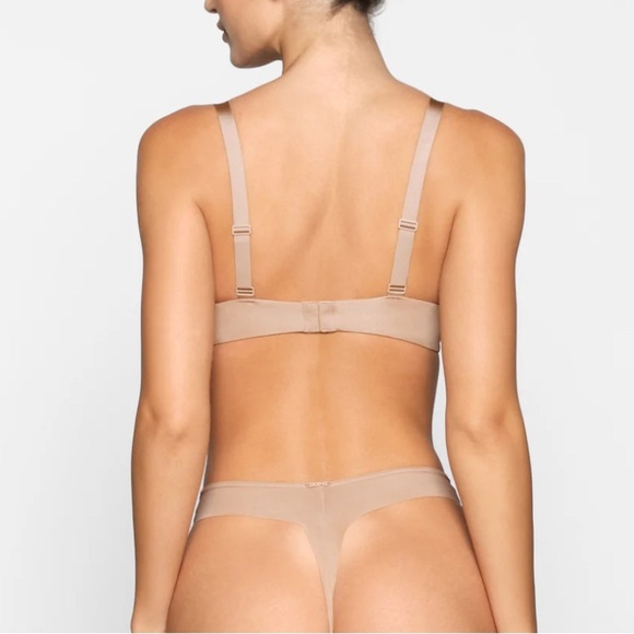SKIMS  NO SHOW MOLDED UNLINED DEMI‎ BRA in Clay Size 34DDD - Picture 7 of 11